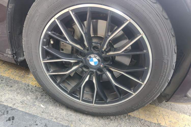 Used BMW 5 Series GT 2015 528i Leading Model Right Front Wheel Hub