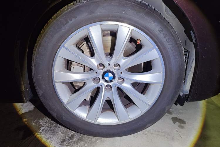 Used BMW 5 Series GT 2015 528i Leading Model Right Front Wheel Hub
