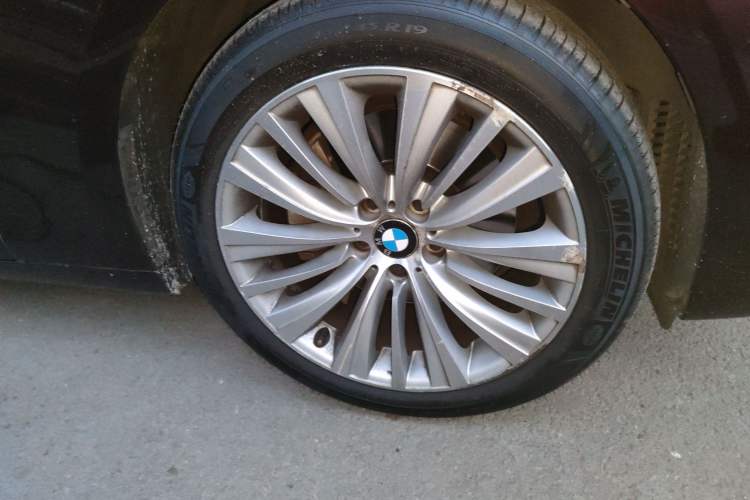 Used BMW 5 Series GT 2015 535i Luxury Edition Right Front Wheel Hub
