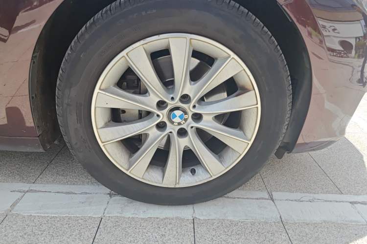 Used BMW 5 Series GT 2015 528i Leading Model Right Front Wheel Hub
