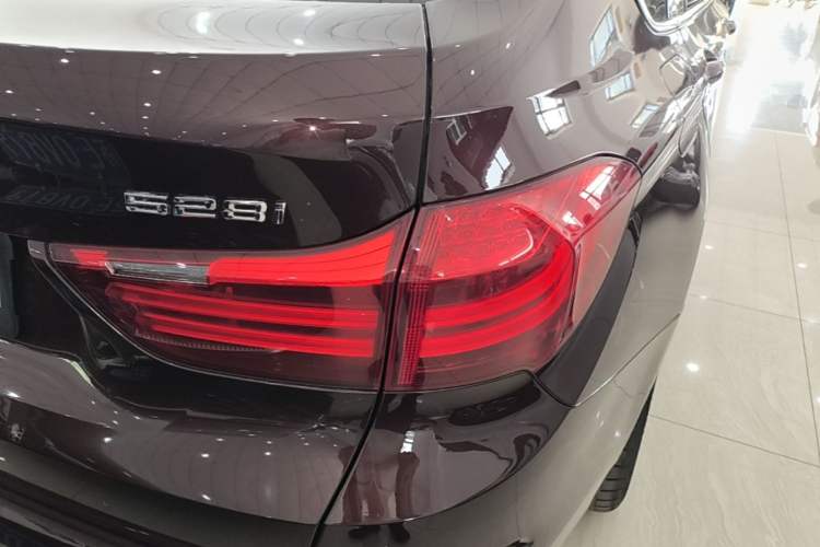 Used BMW 5 Series GT 2015 528i Leading Model Right Rear Taillight