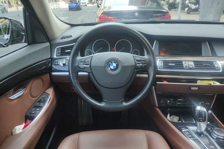Used BMW 5 Series GT 2015 528i Leading Model Steering Wheel