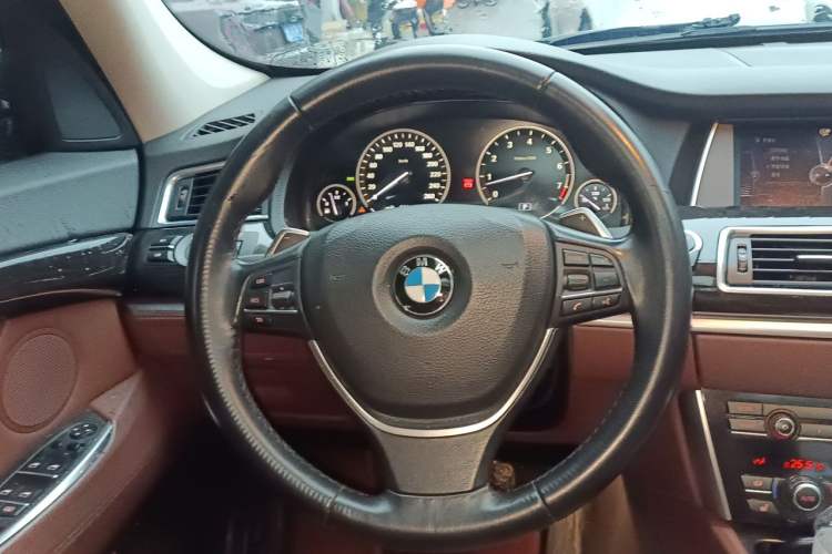 Used BMW 5 Series GT 2015 535i Leading Model Steering Wheel
