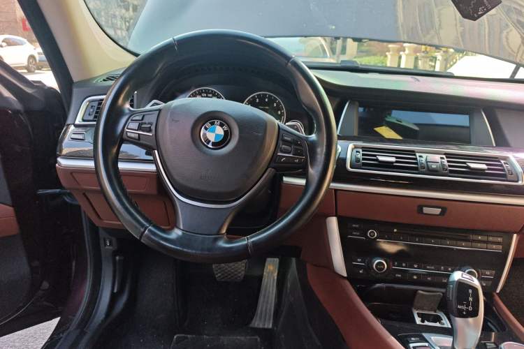 Used BMW 5 Series GT 2015 535i Leading Model Steering Wheel
