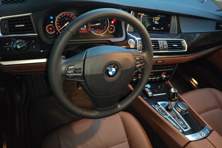 Used BMW 5 Series GT 2015 528i Leading Model Steering Wheel