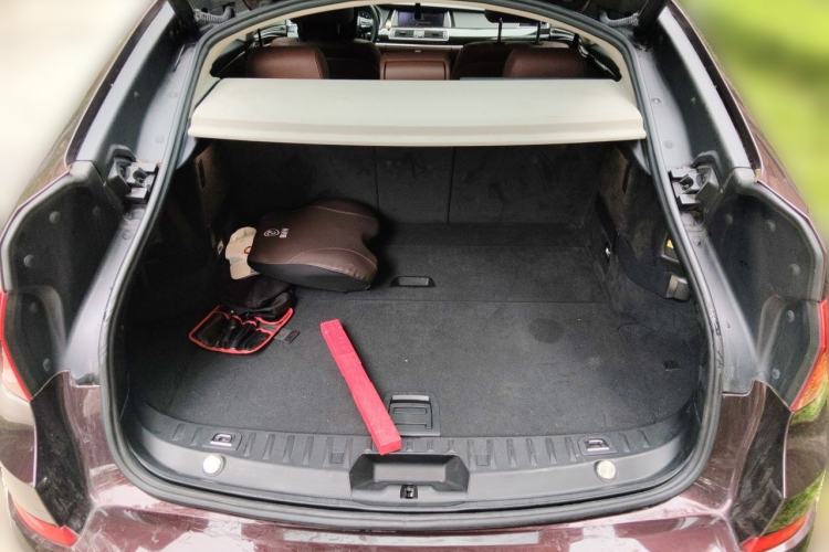 Used BMW 5 Series GT 2015 528i Leading Model Trunk