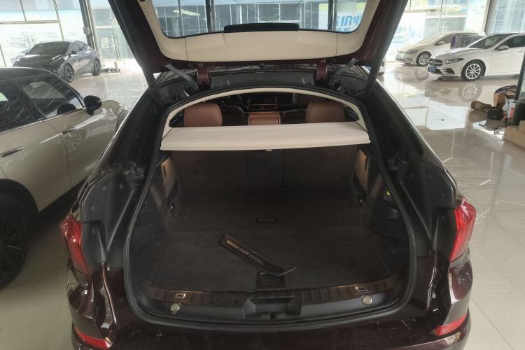 Used BMW 5 Series GT 2015 528i Leading Model Trunk