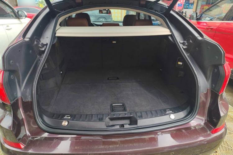 Used BMW 5 Series GT 2015 528i Leading Model Trunk