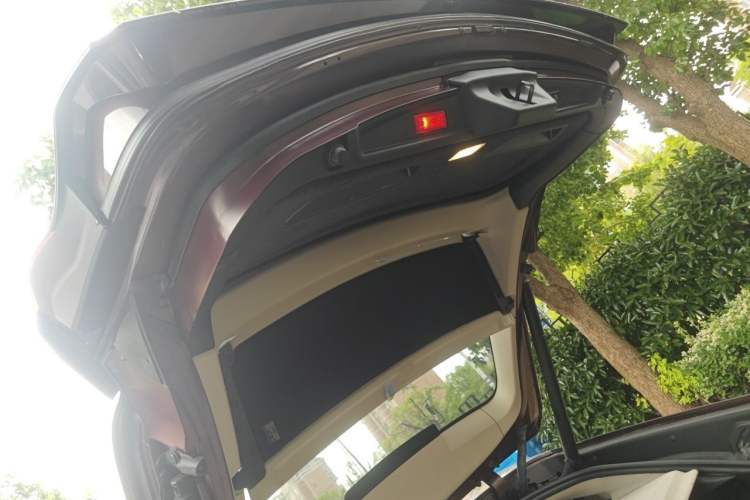 Used BMW 5 Series GT 2015 528i Leading Model Trunk