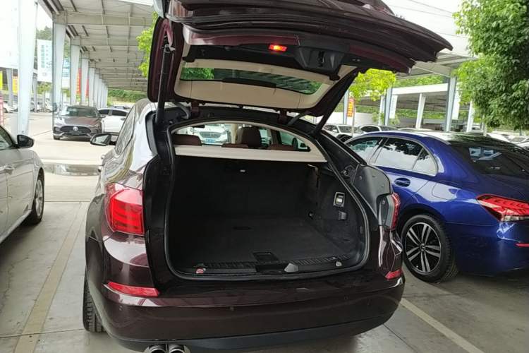 Used BMW 5 Series GT 2015 528i Leading Model Trunk