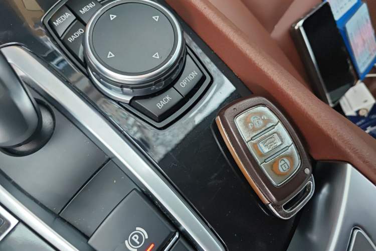 Used BMW 5 Series GT 2015 528i Leading Model Vehicle Key