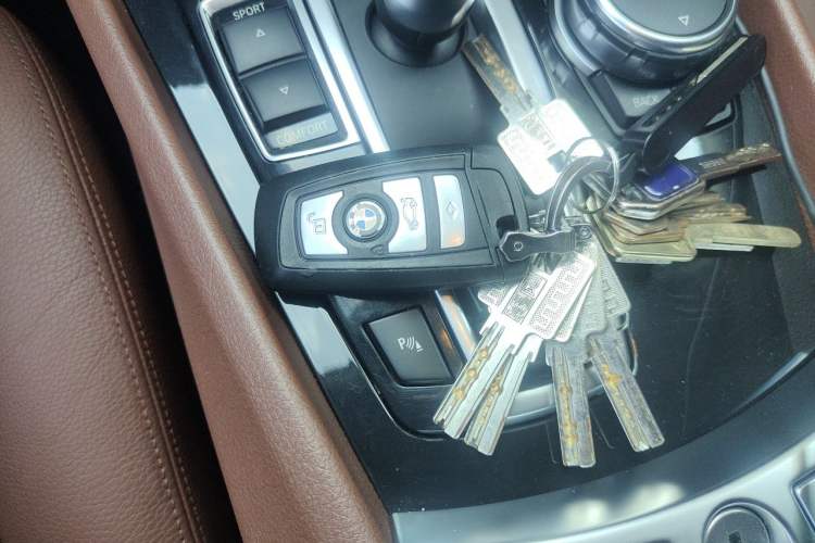Used BMW 5 Series GT 2015 528i Leading Model Vehicle Key
