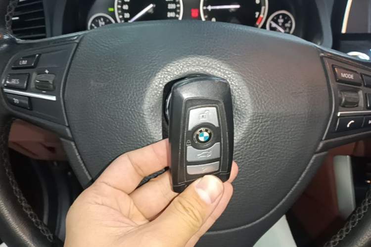 Used BMW 5 Series GT 2015 528i Leading Model Vehicle Key