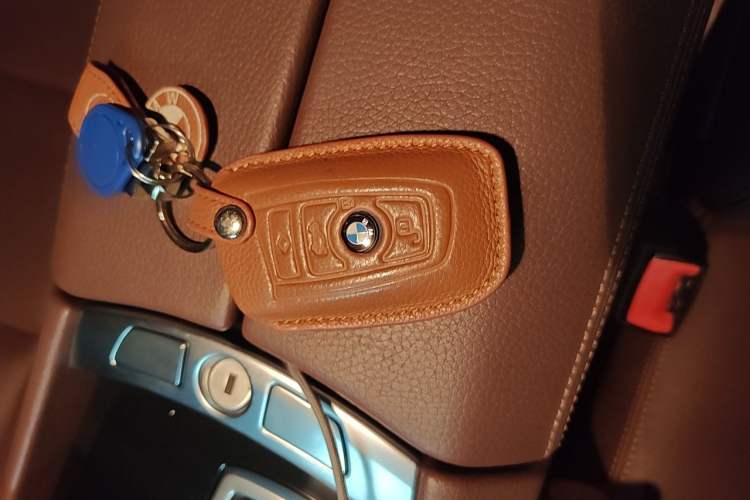 Used BMW 5 Series GT 2015 528i Leading Model Vehicle Key
