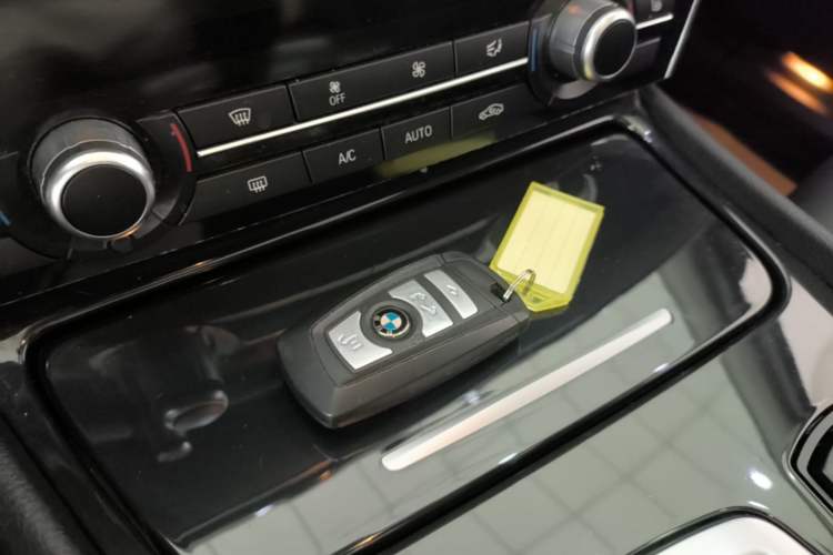 Used BMW 5 Series GT 2015 528i Leading Model Vehicle Key