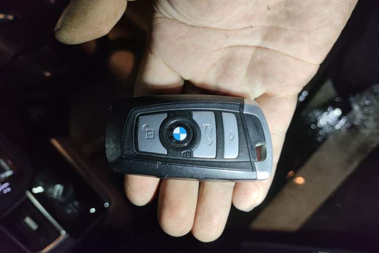 Used BMW 5 Series GT 2015 528i Leading Model Vehicle Key