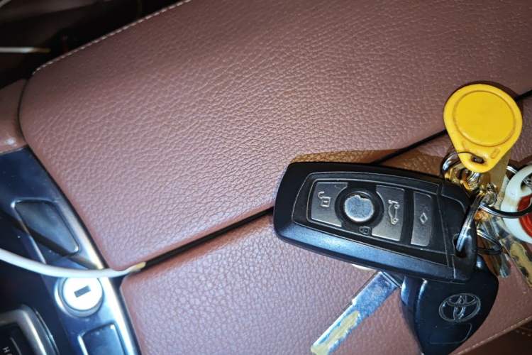 Used BMW 5 Series GT 2015 528i Leading Model Vehicle Key