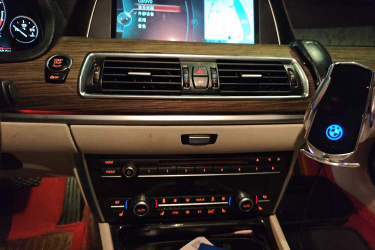 Used BMW 5 Series GT 2015 535i Luxury Edition Audio And AC Panel