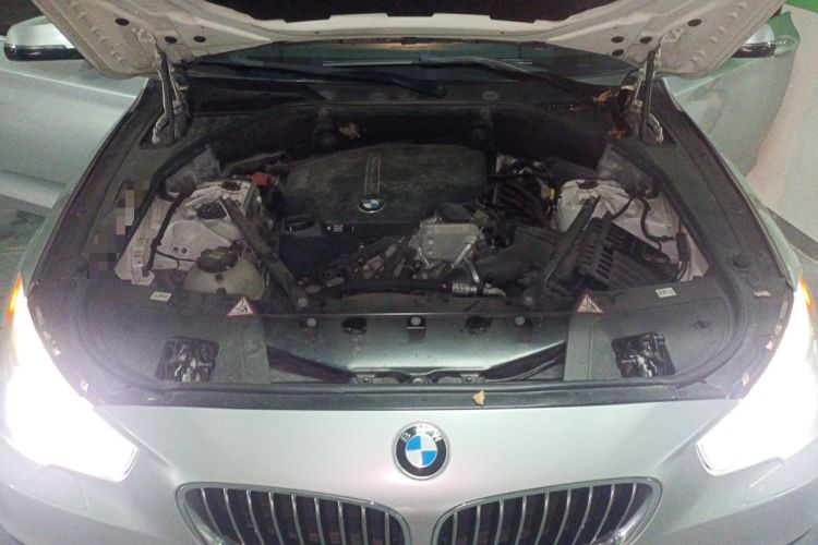 Used BMW 5 Series GT 2015 528i Leading Model Engine Bay