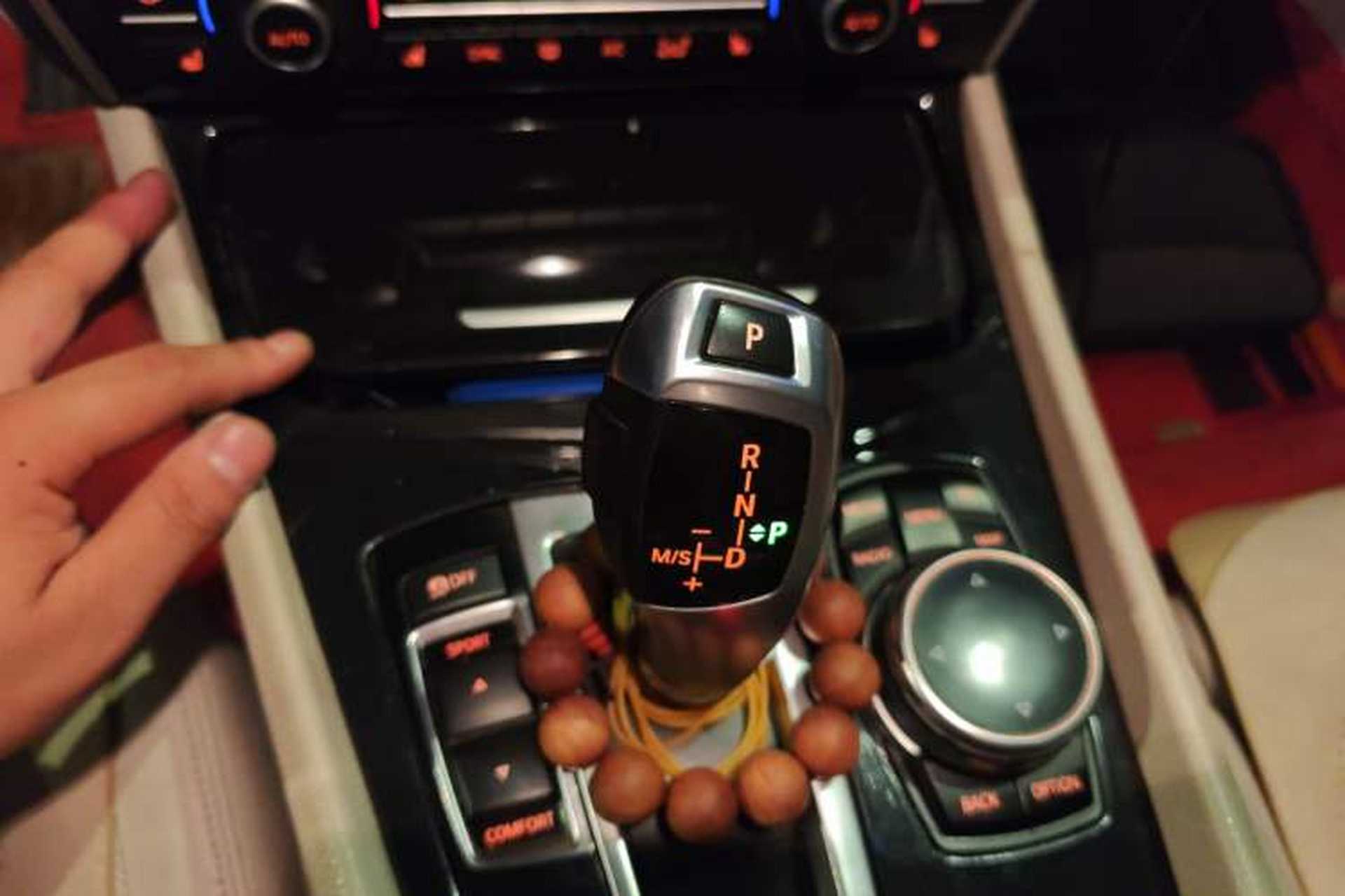 Used BMW 5 Series GT 2015 535i Luxury Edition Gear Lever