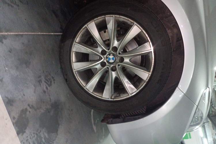 Used BMW 5 Series GT 2015 528i Leading Model Right Front Wheel Hub