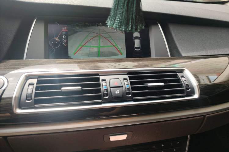 Used BMW 5 Series GT 2015 528i Luxury Edition Audio And AC Panel