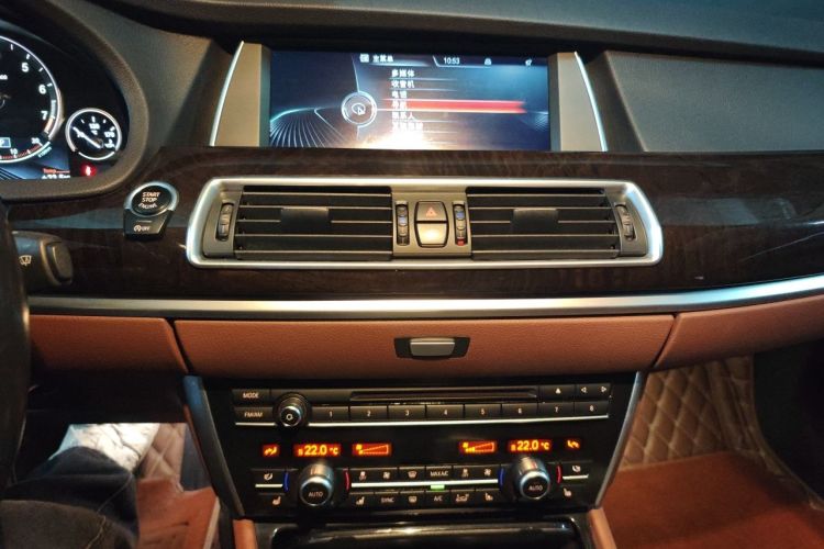 Used BMW 5 Series GT 2015 535i xDrive Audio And AC Panel
