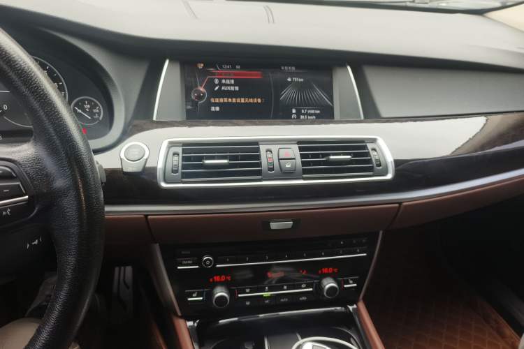 Used BMW 5 Series GT 2015 528i Leading Model Audio And AC Panel