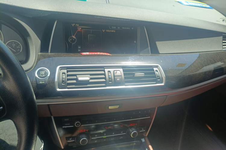 Used BMW 5 Series GT 2015 528i Leading Model Audio And AC Panel