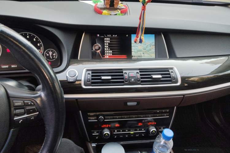 Used BMW 5 Series GT 2015 528i Luxury Edition Audio And AC Panel