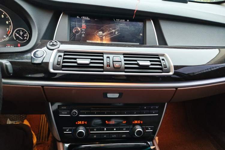 Used BMW 5 Series GT 2015 528i Leading Model Audio And AC Panel