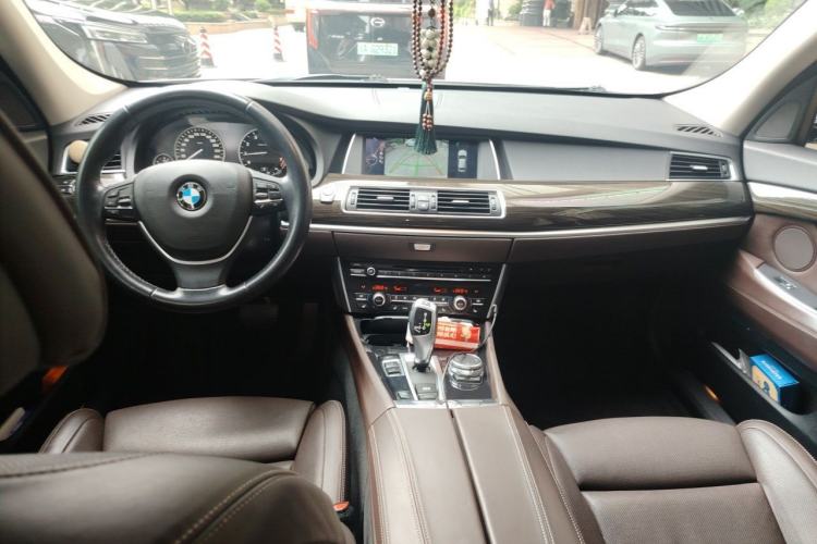 Used BMW 5 Series GT 2015 528i Luxury Edition Center Console