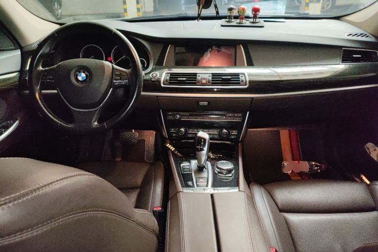 Used BMW 5 Series GT 2015 528i Luxury Edition Center Console