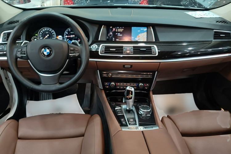 Used BMW 5 Series GT 2015 535i xDrive Center Console