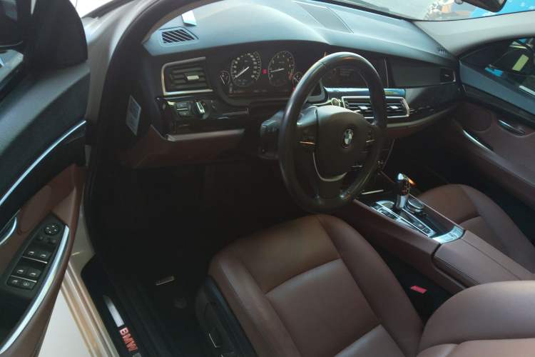 Used BMW 5 Series GT 2015 535i Leading Model Driver Seat