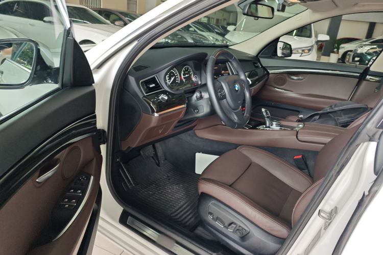 Used BMW 5 Series GT 2015 528i Luxury Edition Driver Seat