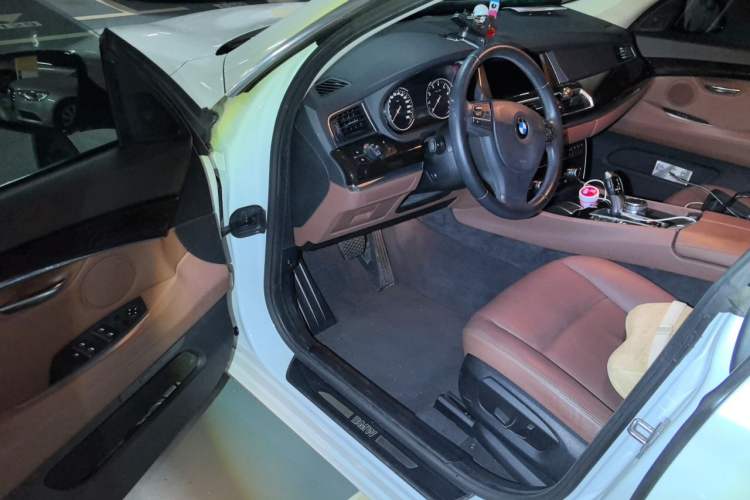 Used BMW 5 Series GT 2015 528i Leading Model Driver Seat