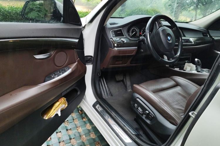 Used BMW 5 Series GT 2015 528i Luxury Edition Driver Seat