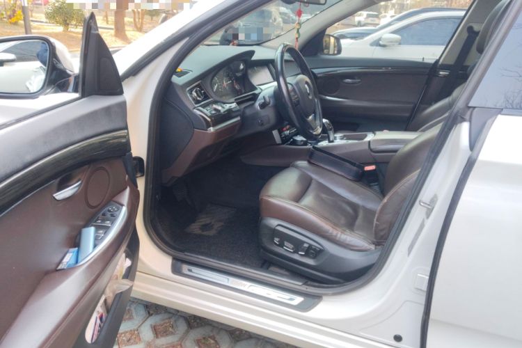 Used BMW 5 Series GT 2015 528i Luxury Edition Driver Seat
