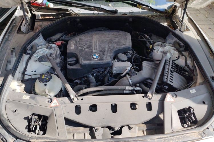 Used BMW 5 Series GT 2015 528i Luxury Edition Engine Bay