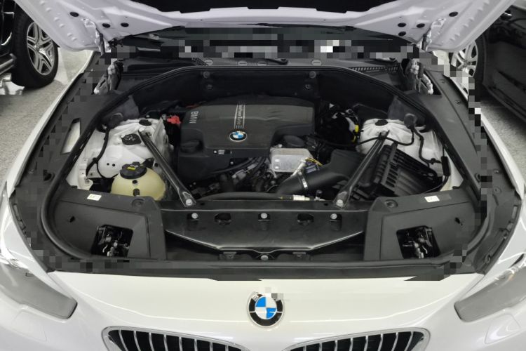 Used BMW 5 Series GT 2015 528i Leading Model Engine Bay