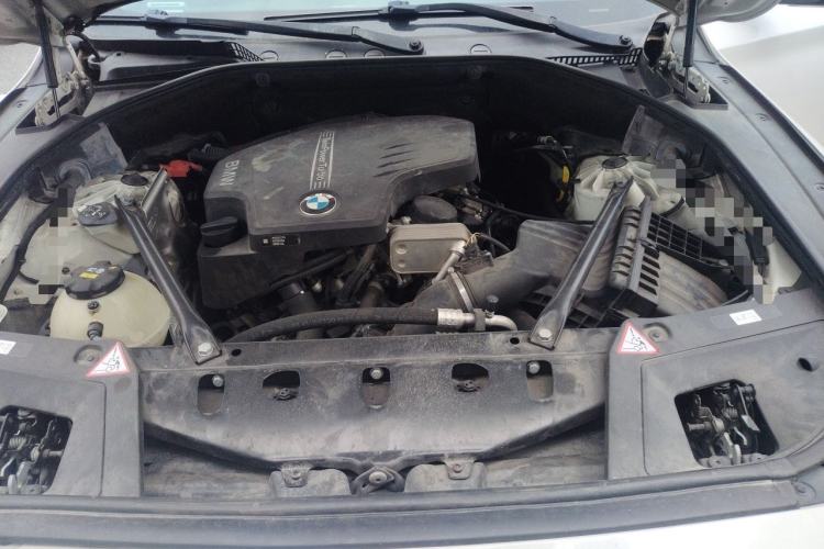 Used BMW 5 Series GT 2015 528i Leading Model Engine Bay