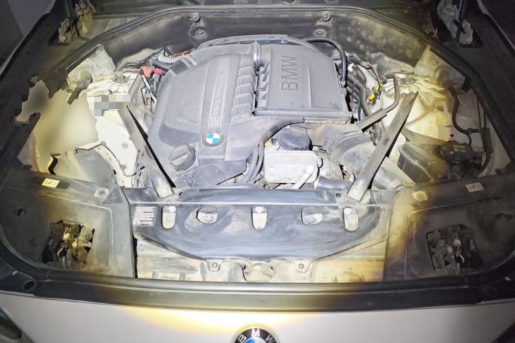 Used BMW 5 Series GT 2015 535i Leading Model Engine Bay