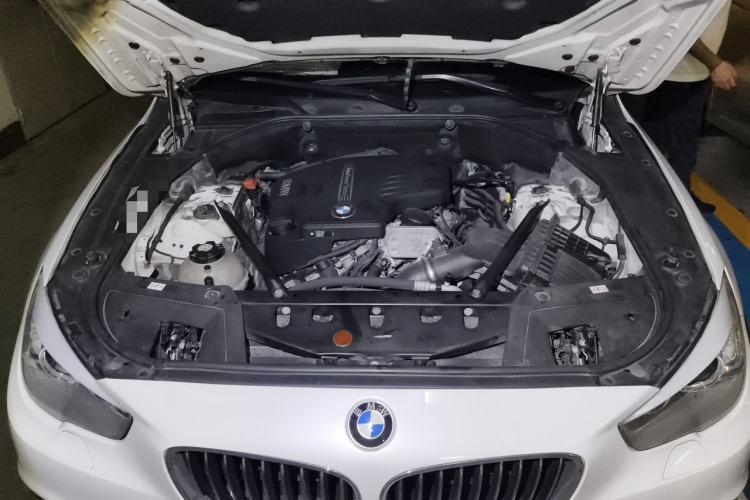 Used BMW 5 Series GT 2015 528i Leading Model Engine Bay