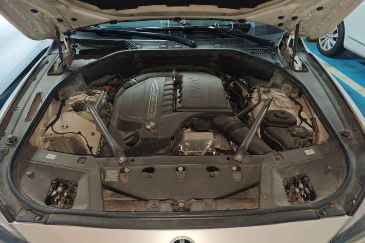 Used BMW 5 Series GT 2015 535i xDrive Engine Bay