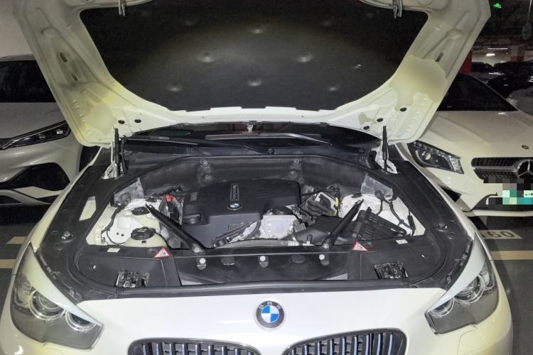 Used BMW 5 Series GT 2015 528i Leading Model Engine Bay