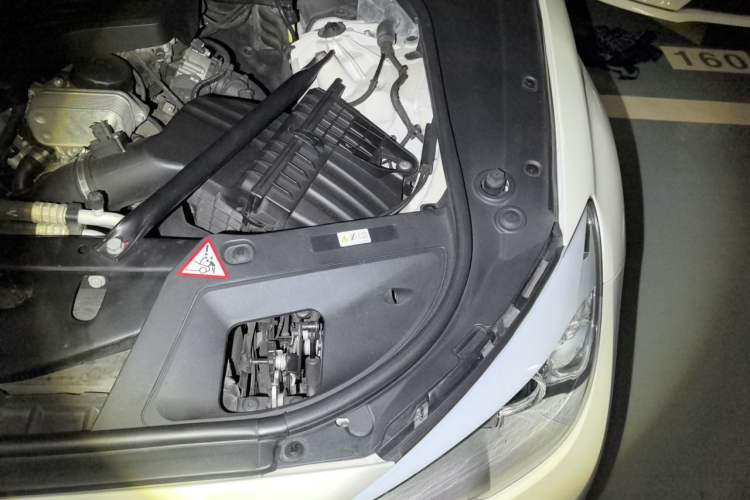 Used BMW 5 Series GT 2015 528i Leading Model Engine Bay Left