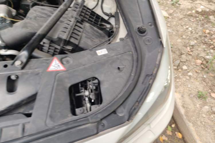 Used BMW 5 Series GT 2015 528i Luxury Edition Engine Bay Left