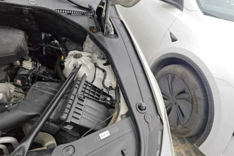 Used BMW 5 Series GT 2015 528i Leading Model Engine Bay Left