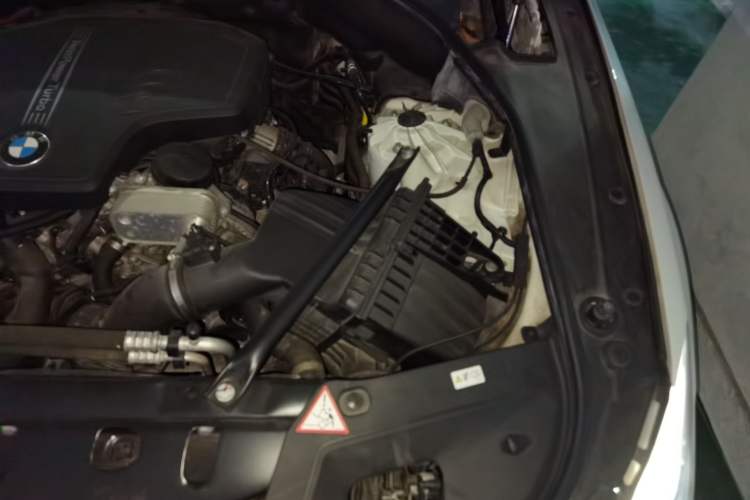 Used BMW 5 Series GT 2015 528i Leading Model Engine Bay Left